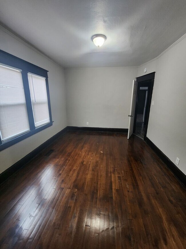 Foto del edificio - 2658-2660 N 48th St. (Duplex)