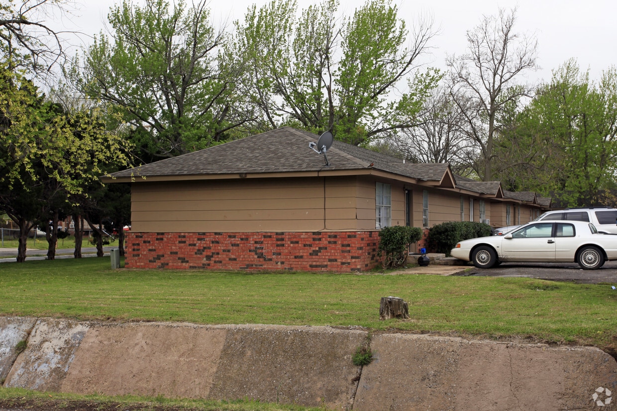 3303 N Hammond Ave, Bethany, OK 73008 Apartments in Bethany, OK