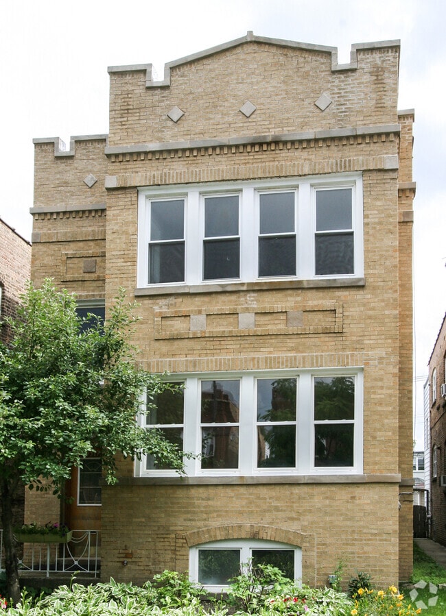 Building Photo - 5317 W Montrose Ave