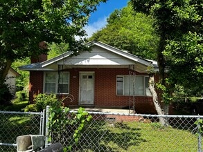Building Photo - 2826 Norwood Ave