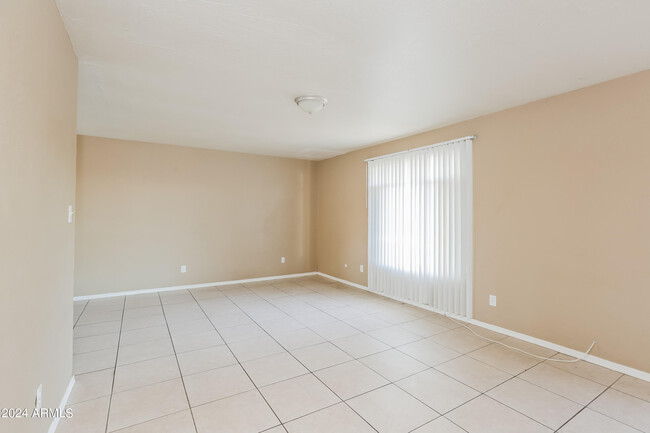 Building Photo - 3154 W Palo Verde Dr