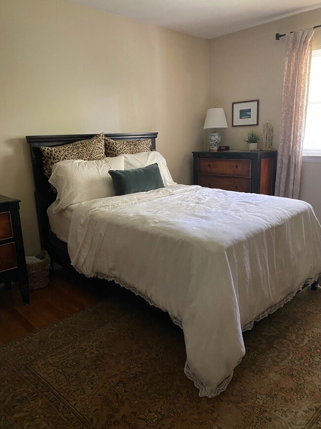 Foto del edificio - 6630 Hazel Ln