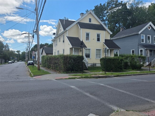 Building Photo - 344 Mansion St