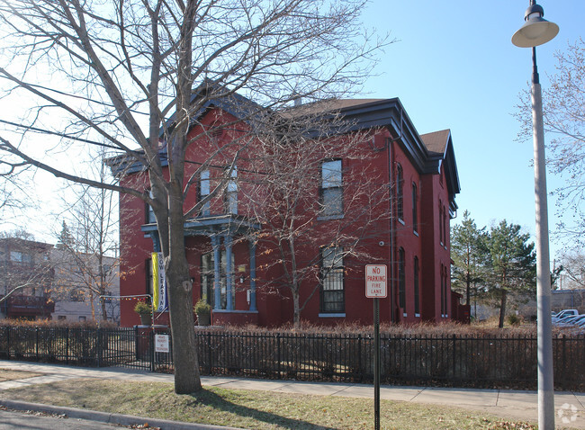 Foto del edificio - 1819 5th St S