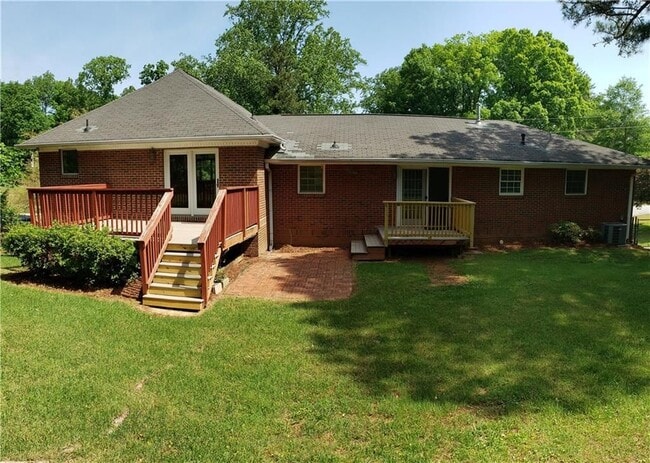 Foto del edificio - 3662 Rock Springs Dr