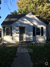 Building Photo - 136 E Hopkins Ave