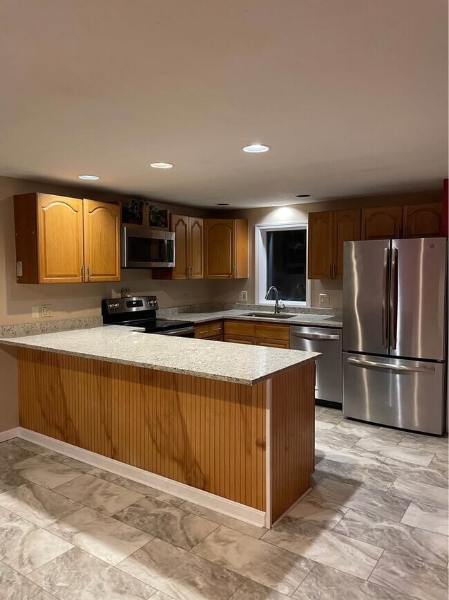 Photo - 9 Lunt St Apartments