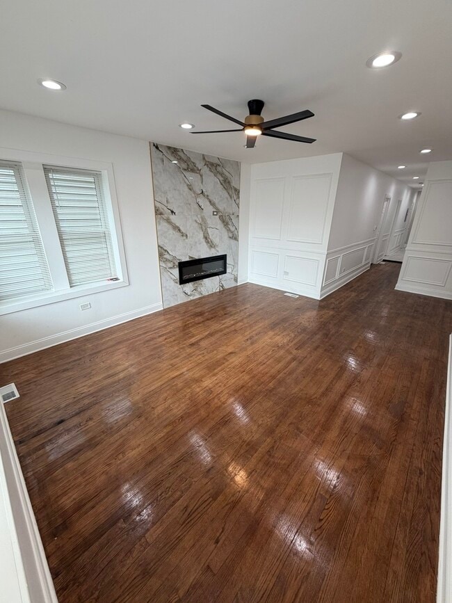 Foto del edificio - 1048 W Marquette Rd