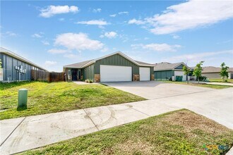 Building Photo - 742 Freedom Cir