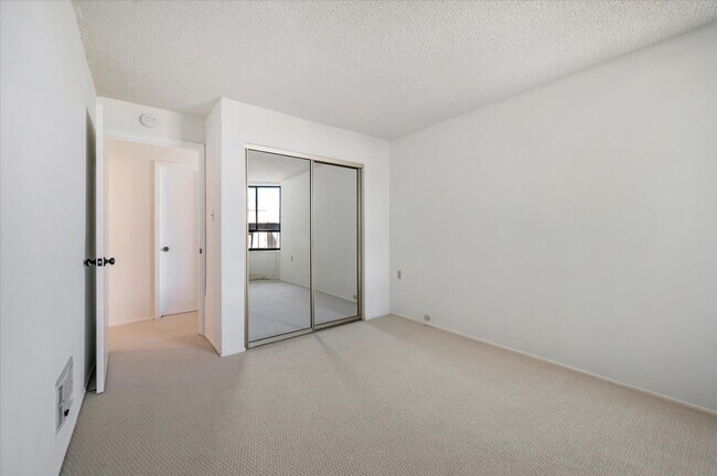 Building Photo - 2295 Vallejo St.