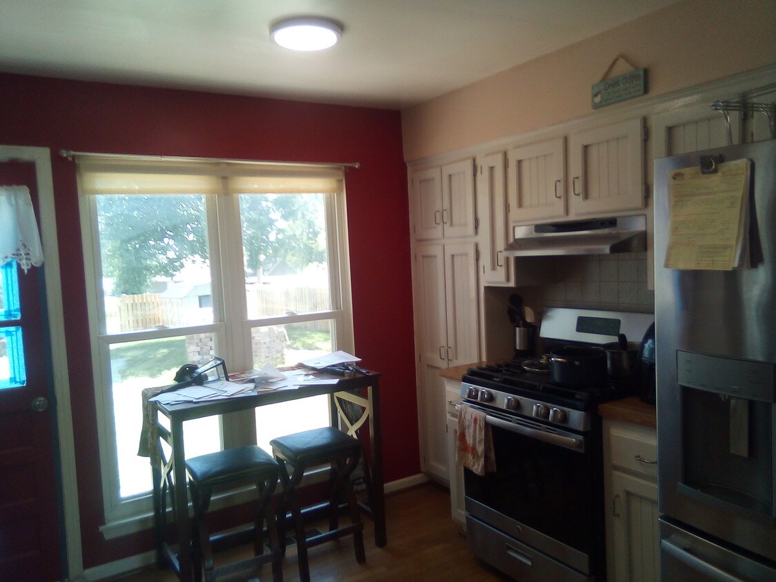 Primary Photo - 412 Hithergreen Dr