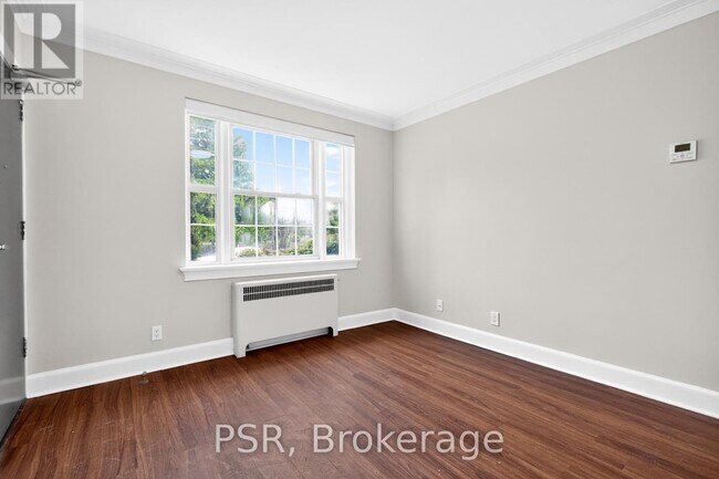 Photo du bâtiment - 1325 Bayview Ave