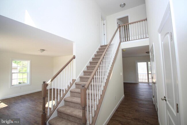 Building Photo - 83 Cherry Blossom Ct