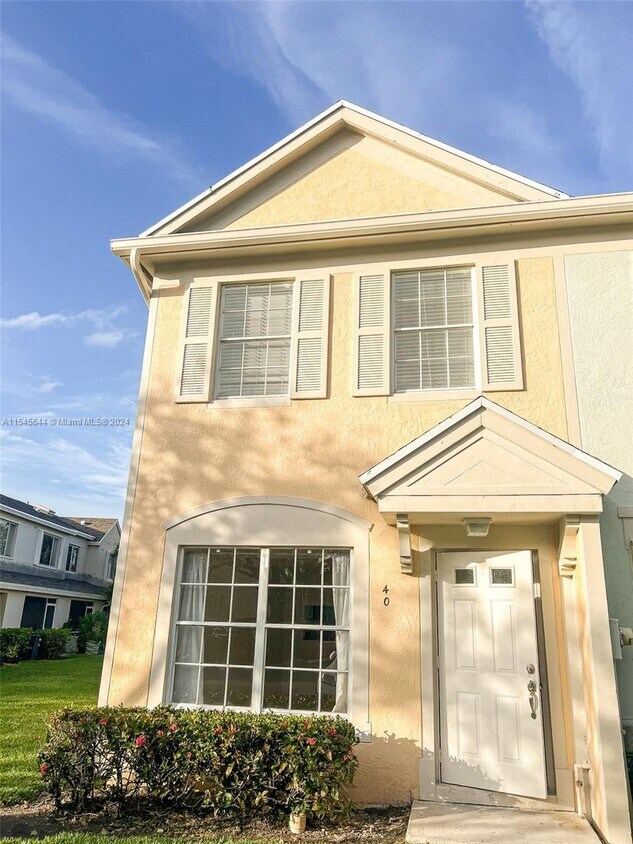 40 Simonton Cir, Weston, FL 33326 Townhome Rentals in Weston FL