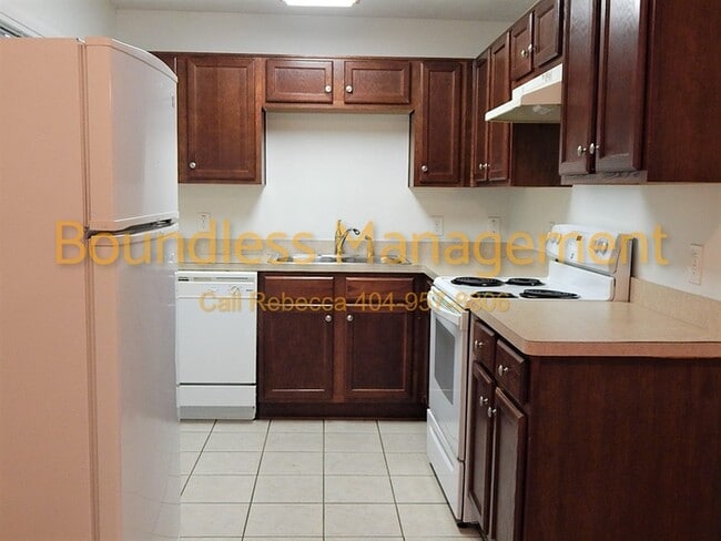 Building Photo - 2041 Thomasville Ct SE