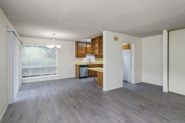 Foto del edificio - Cozy 2 BED/1 BATH in Exclusive 55+ Senior ...