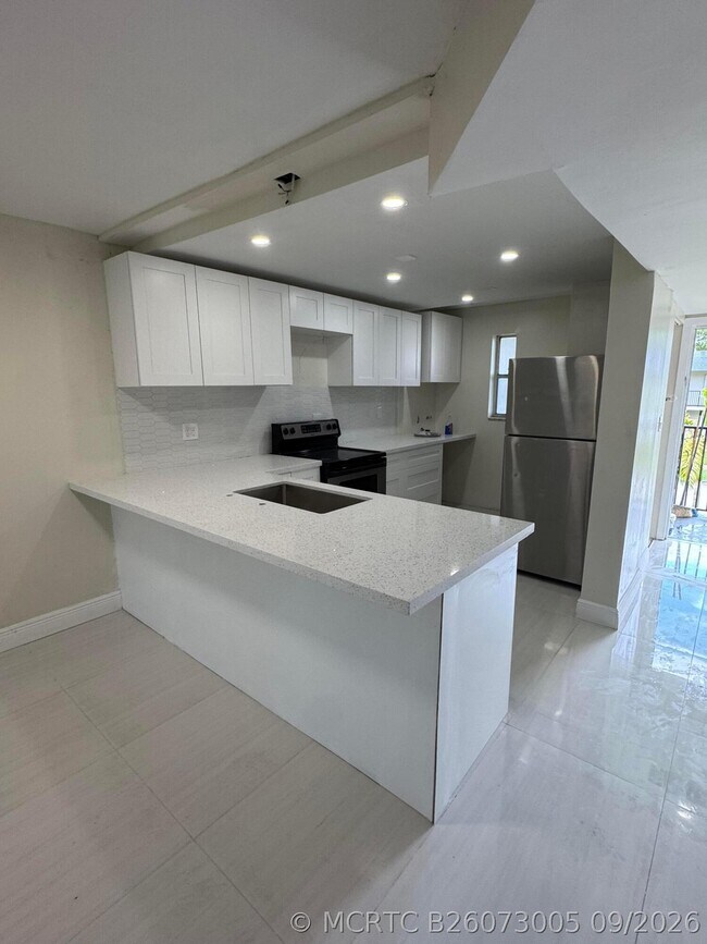 Foto del edificio - 8000 Fairview Dr