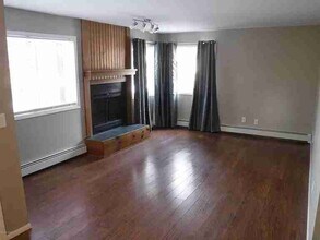 Building Photo - 1600 Eastridge Dr