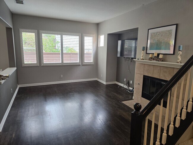 Foto del edificio - Nicely Updated Three Bedroom Home in Torrey Hills