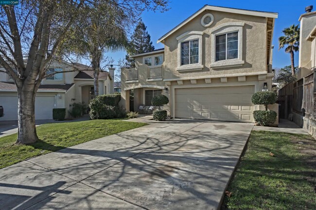 Foto del edificio - 592 Ross Cir