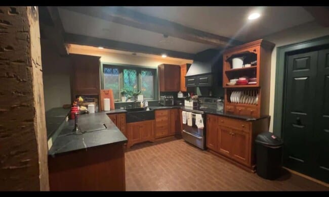 Building Photo - 3209 Maple Hill Ln