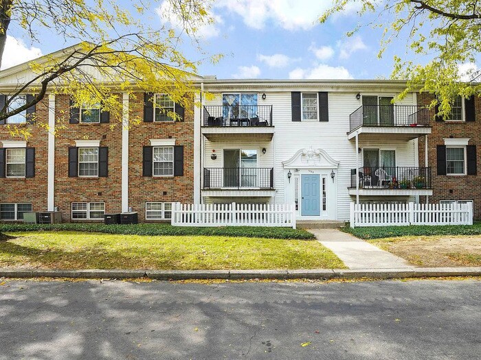 Primary Photo - Now Leasing 2 Bedroom 1.5 Bath Condo Locat...