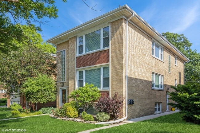 Building Photo - 96 Forest Ave