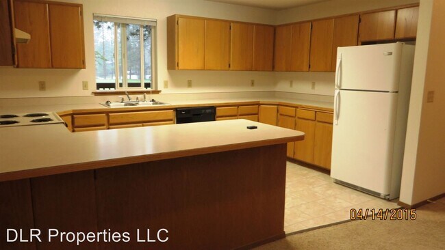 Building Photo - 1877 Fairway Dr