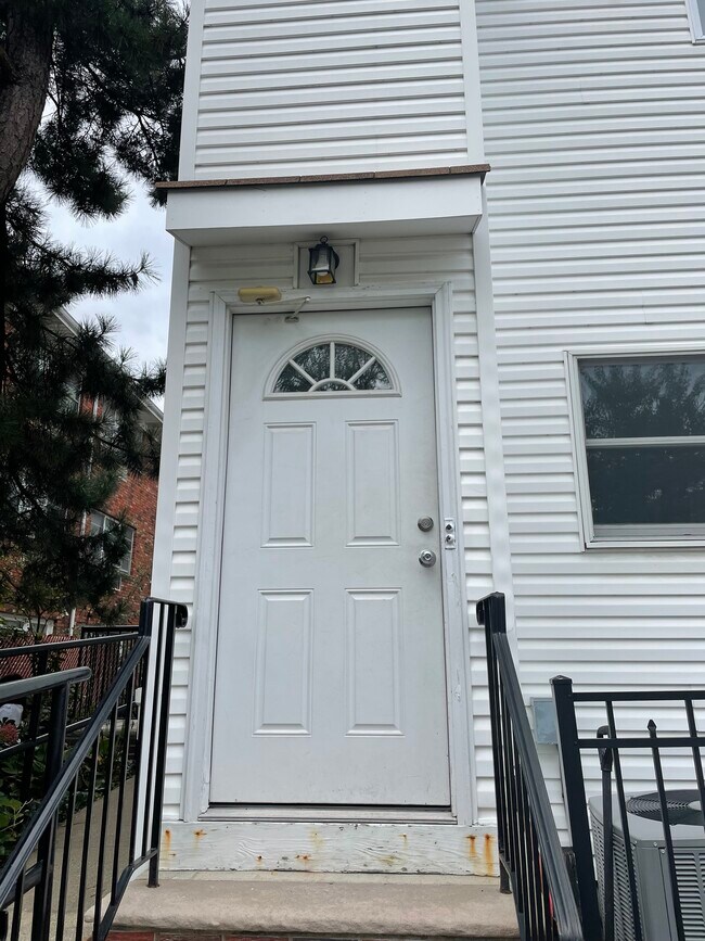 Building Photo - 255 Broad St