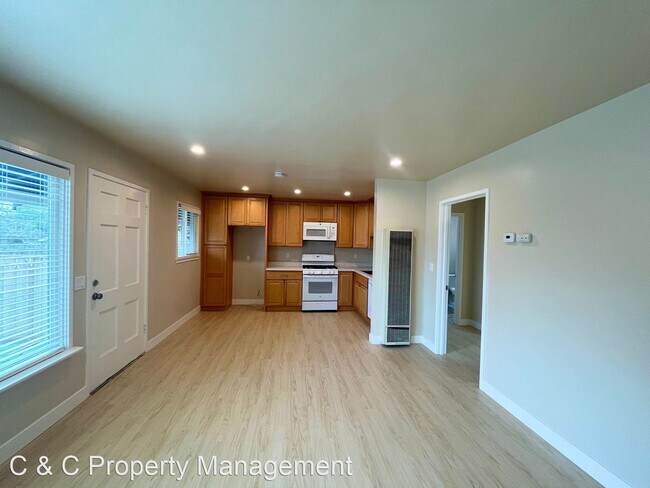 Building Photo - 1 br, 1 bath House - 637 2nd St