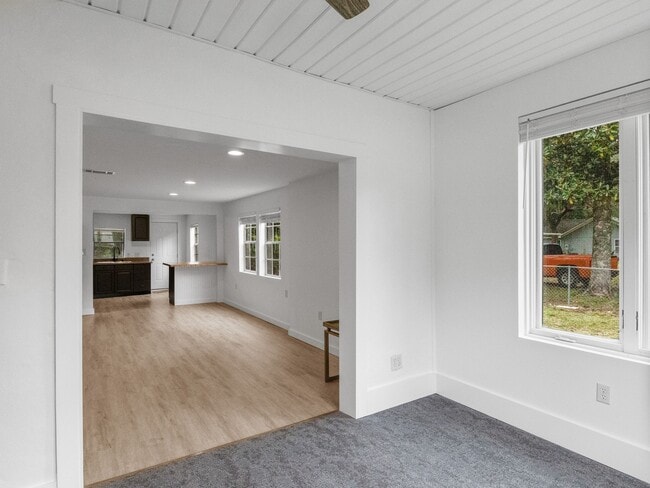 Building Photo - 1572 Cedar St