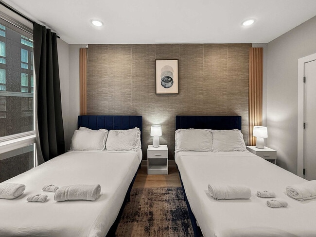 Building Photo - 901 Canal St