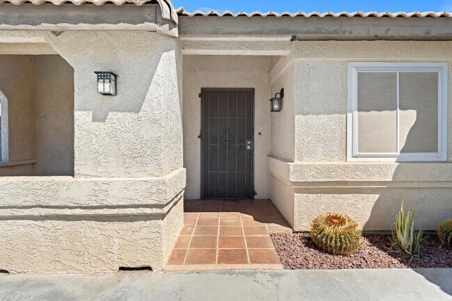 Building Photo - 80676 Willow Ln