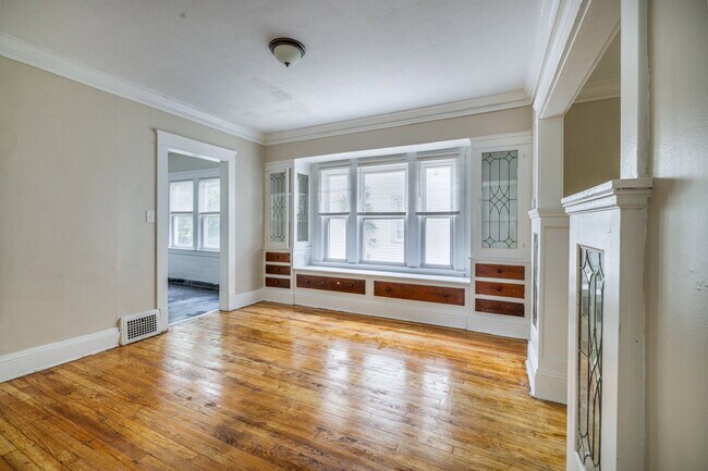 Foto del edificio - 12401 Parkhill Ave