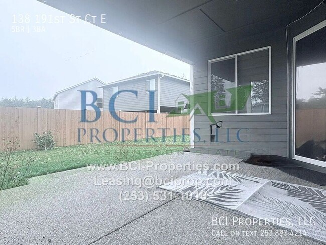 Foto del edificio - 138 191st St Ct E