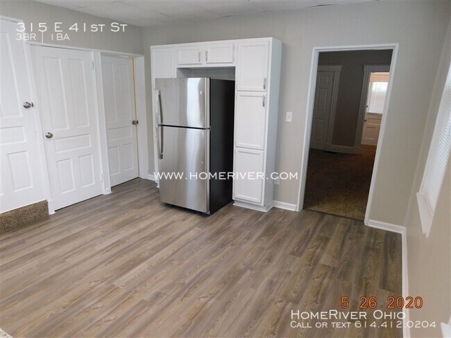 Building Photo - 315 E 41st St