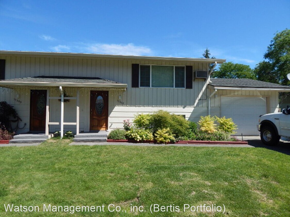 2 br, 1.5 bath House 11307 E Dean House Rental in Spokane Valley