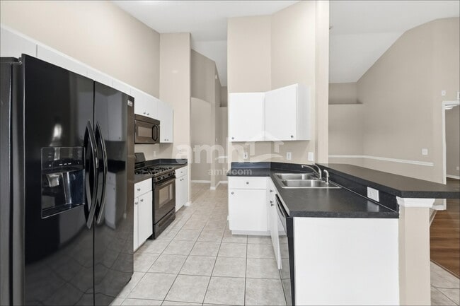 Building Photo - 24540 Laurel Ridge Dr