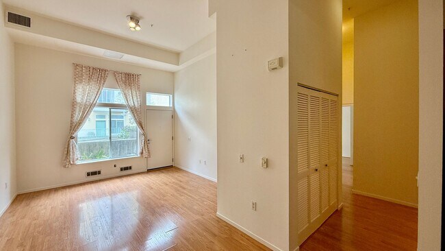 Foto del edificio - Urban Oasis on Valencia St – 2BR/1BA with ...