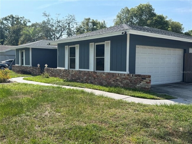 Building Photo - 685 Chelsea Rd