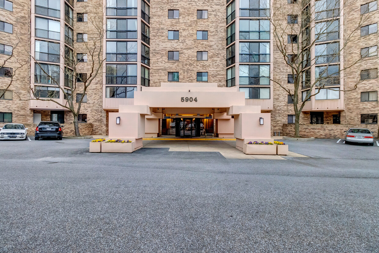 Primary Photo - 5904 Mt Eagle Dr