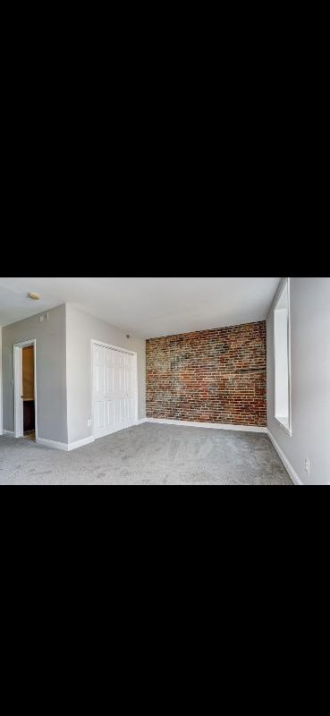 Building Photo - 43 E Cross St