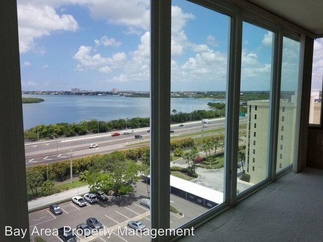 Building Photo - 7200 Sunshine Skyway Ln S