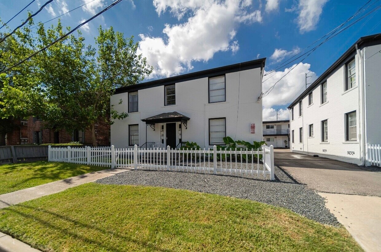 Foto principal - 1851 W Main St