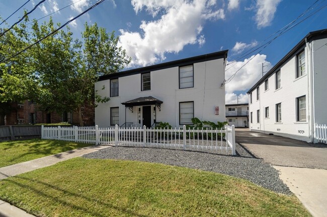 Building Photo - 1851 W Main St