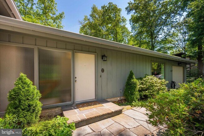 Building Photo - 3011 Sevor Ln
