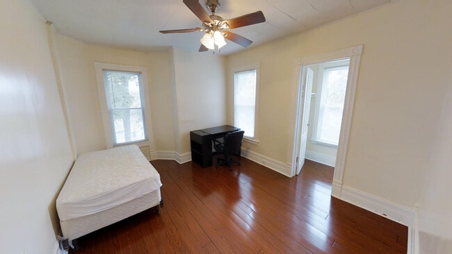 Building Photo - 127 Comstock Pl