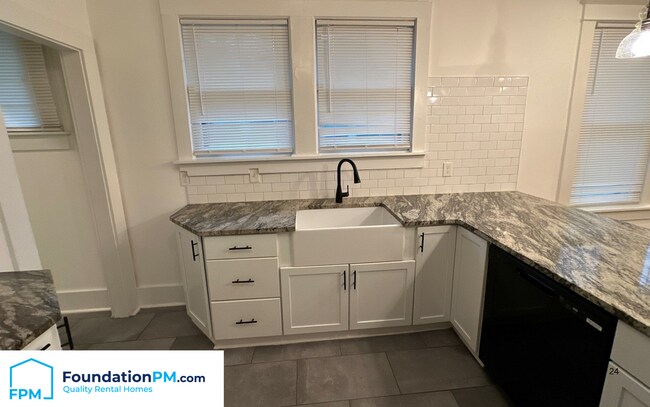 Foto del edificio - 930 N Evergreen St