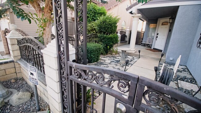 Foto del edificio - 16382 Applegate Dr