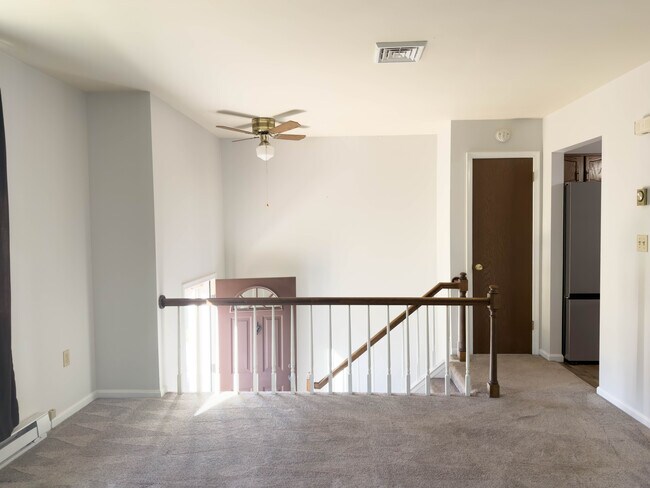 Building Photo - 2231 Donough Dr